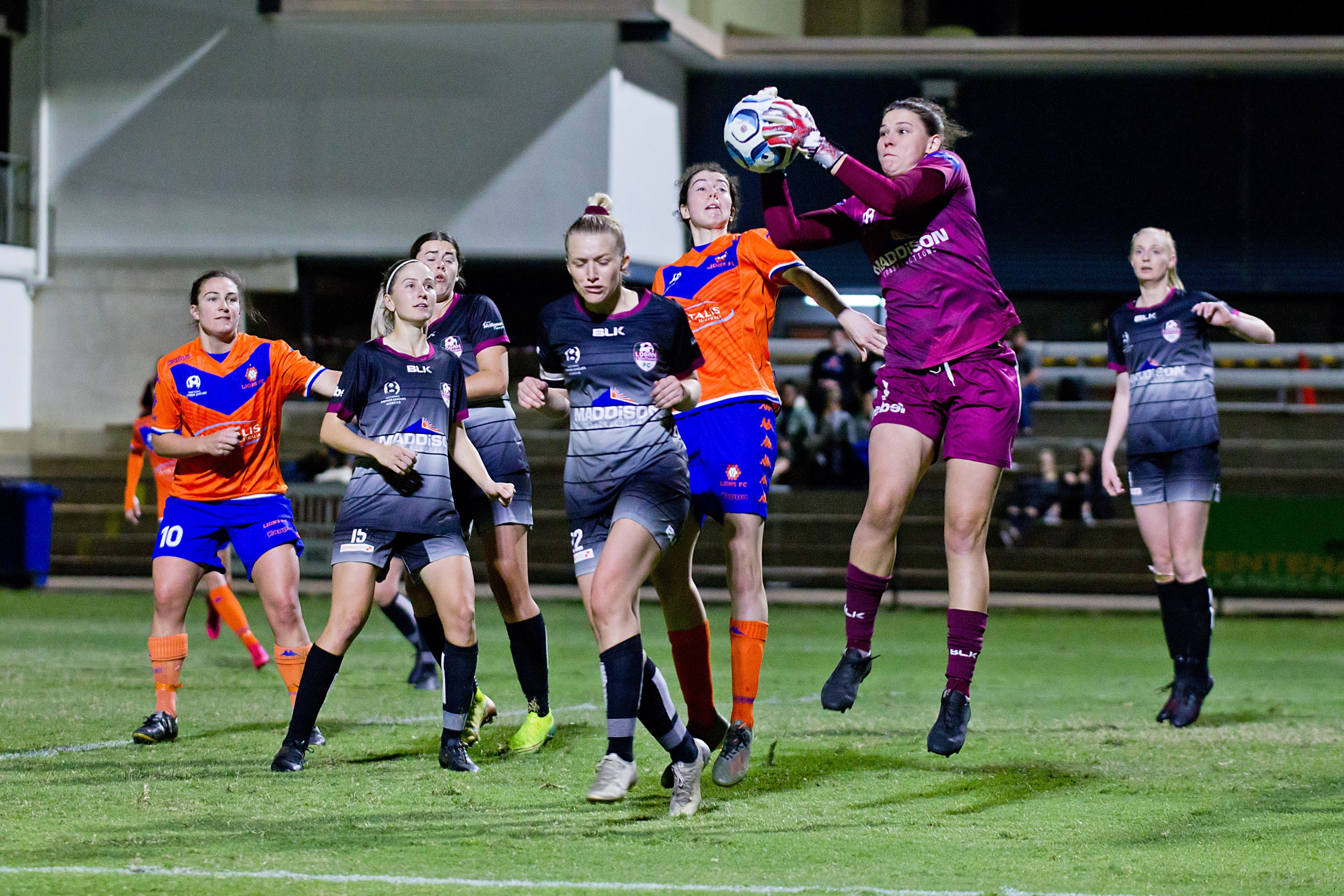 Keeley Richards in action for Logan Lightning