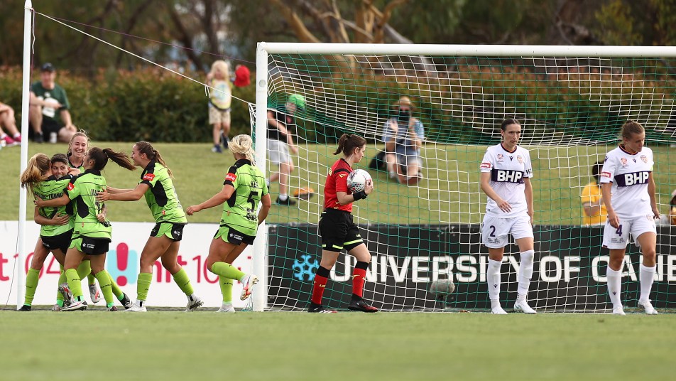 Canberra Shares the Points at home
